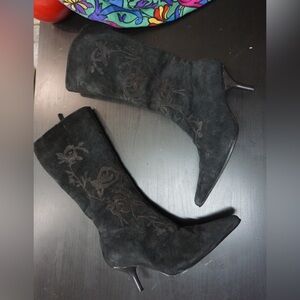 Vintage Newport News boots suede leather lined novelty print Victorian boots